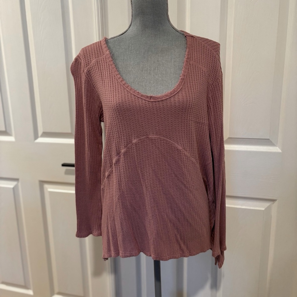enough about me Women’s Long Sleeve Lightweight Top Size Medium‎